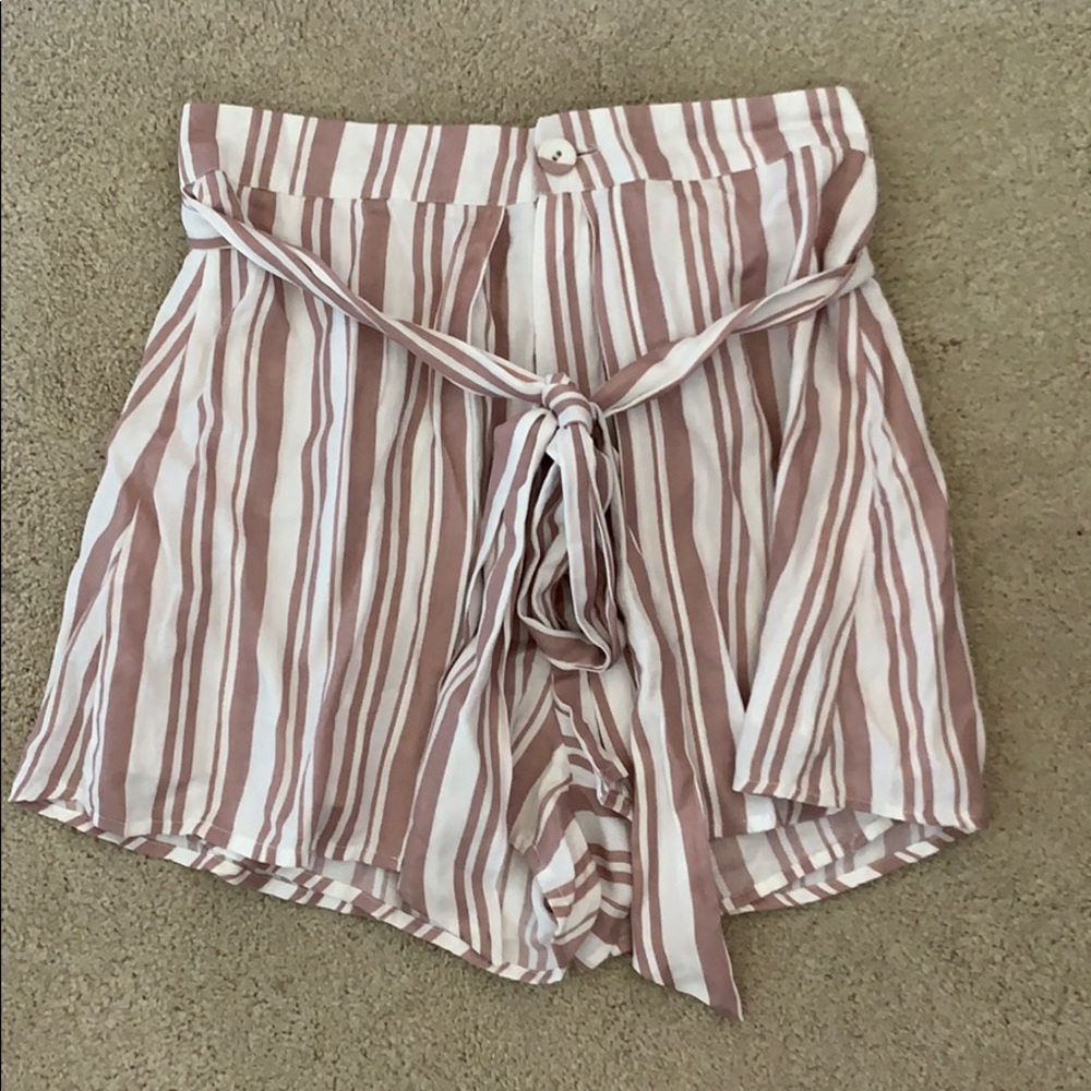 Princess Polly pink and white skort!